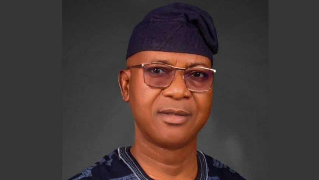 Oyekola distances self from alleged plot against Makinde